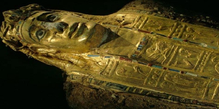 Bahrariya Oasis-Mummy-gilded-mask-cartonnage-chest-plate