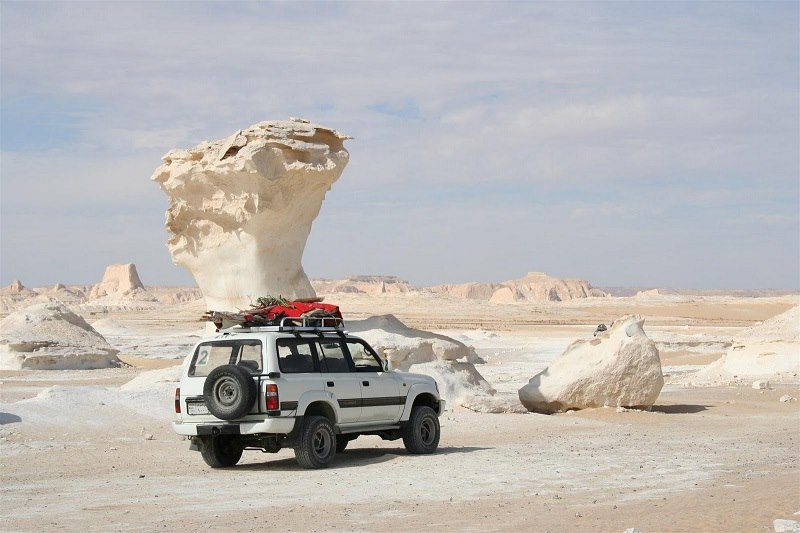 Bahrariya Oasis- White Desert camping