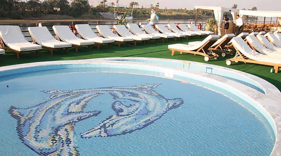nile-dolphine-nile-cruise-pool